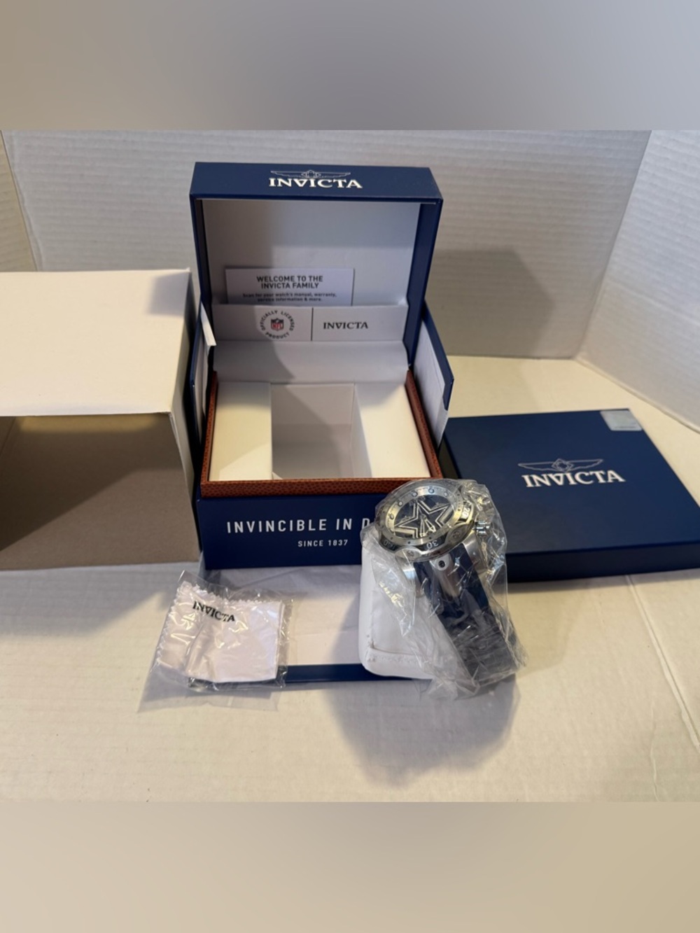 INVICTA 33069 NFL 52mm Venom Gen III Swiss Quartz Chrono Strap Watch NFL Cowboys